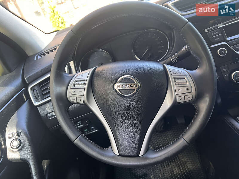 Внедорожник / Кроссовер Nissan Qashqai 2015 в Чернигове