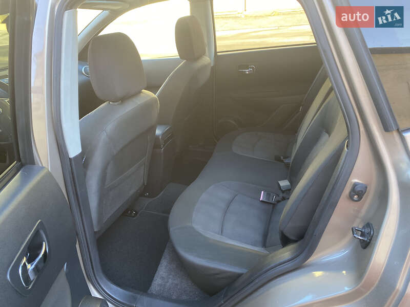 Внедорожник / Кроссовер Nissan Qashqai 2010 в Ивано-Франковске