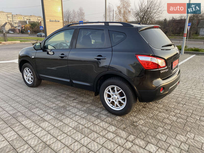 Внедорожник / Кроссовер Nissan Qashqai 2013 в Ровно