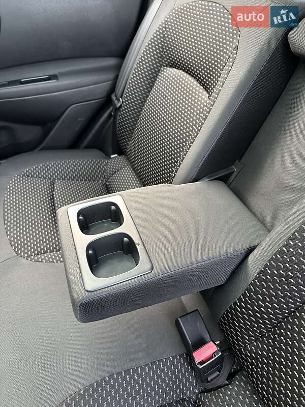 Позашляховик / Кросовер Nissan Qashqai 2008 в Сумах фото 17 Позашляховик / Кросовер Nissan Qashqai 2008 в Сумах