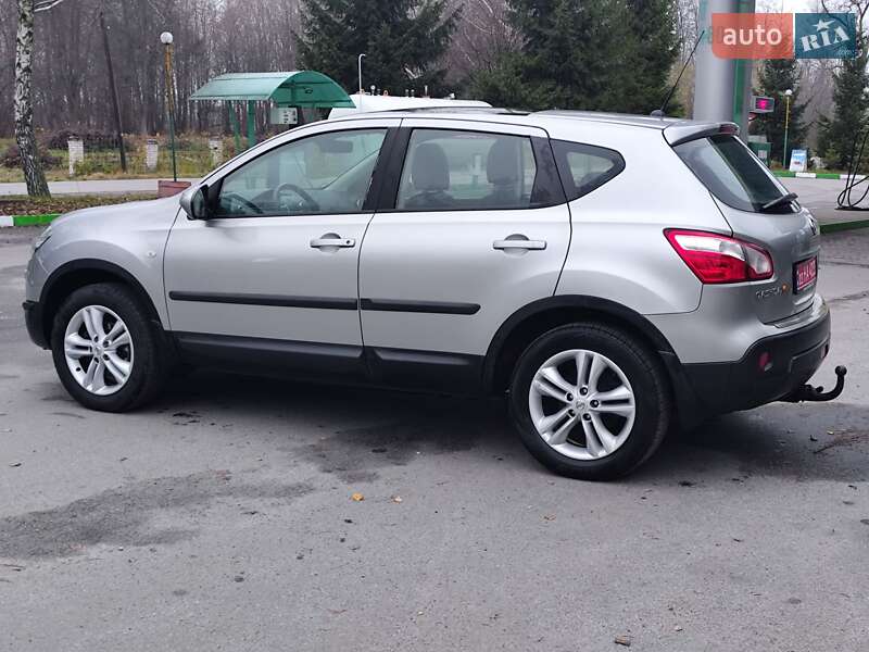 Внедорожник / Кроссовер Nissan Qashqai 2010 в Звягеле