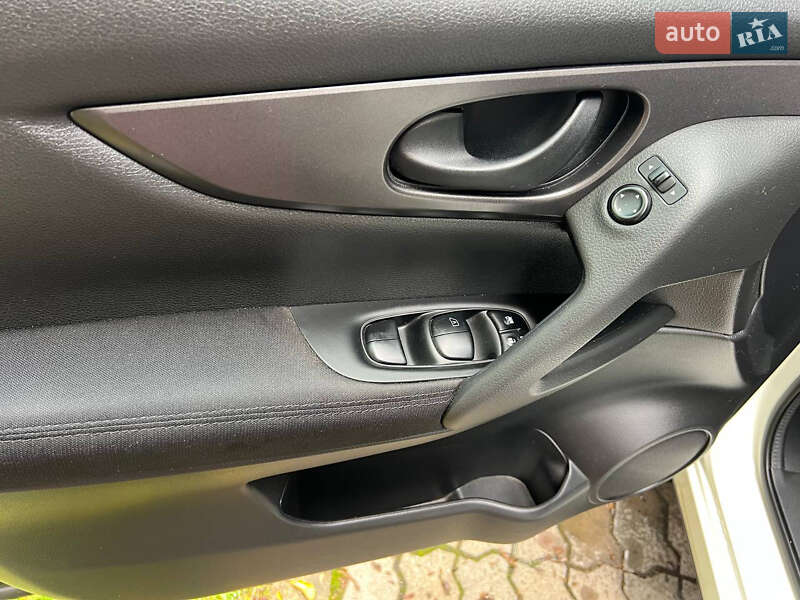 Позашляховик / Кросовер Nissan Qashqai 2017 в Києві фото 13 Позашляховик / Кросовер Nissan Qashqai 2017 в Києві