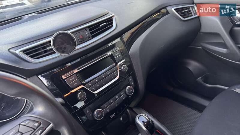 Позашляховик / Кросовер Nissan Qashqai 2020 в Чернівцях