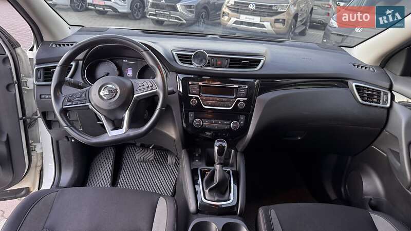 Позашляховик / Кросовер Nissan Qashqai 2020 в Чернівцях