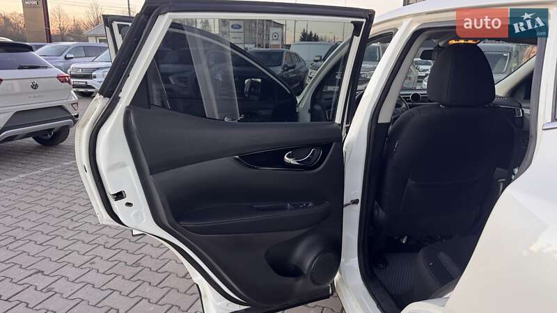 Позашляховик / Кросовер Nissan Qashqai 2020 в Чернівцях