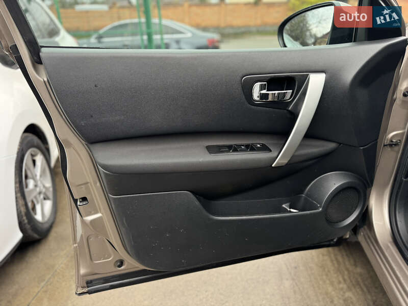 Позашляховик / Кросовер Nissan Qashqai 2009 в Бердичеві фото 29 Позашляховик / Кросовер Nissan Qashqai 2009 в Бердичеві