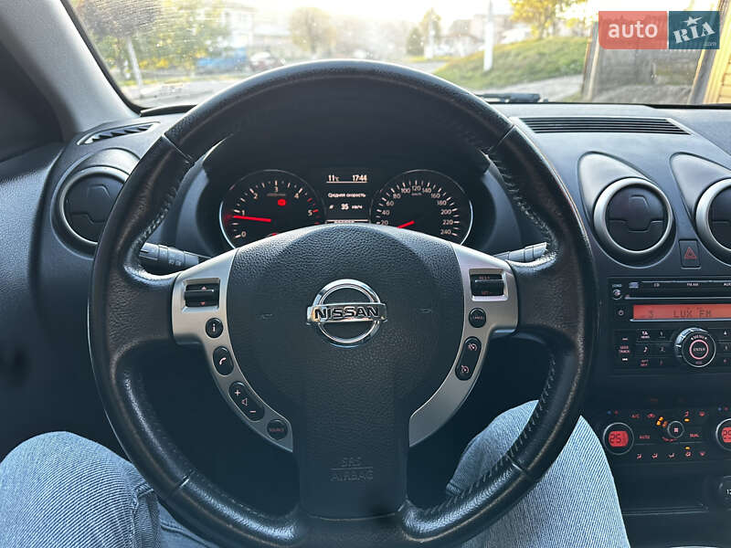 Внедорожник / Кроссовер Nissan Qashqai 2010 в Кицмани