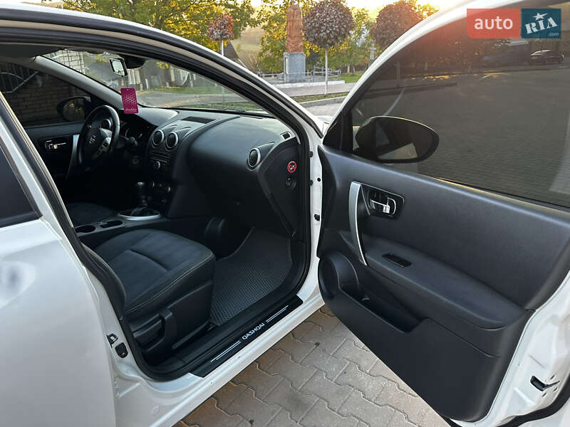 Внедорожник / Кроссовер Nissan Qashqai 2010 в Кицмани