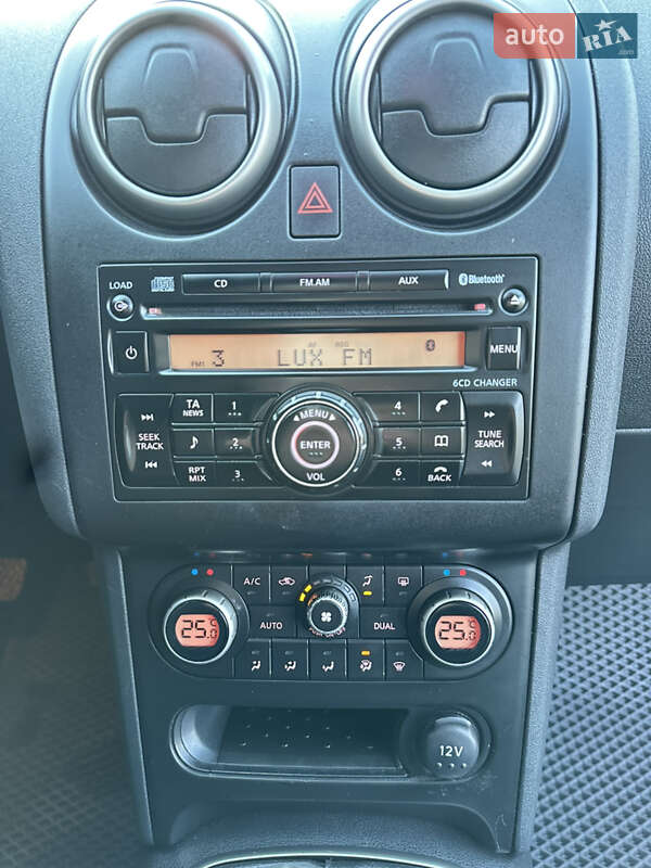 Внедорожник / Кроссовер Nissan Qashqai 2010 в Кицмани