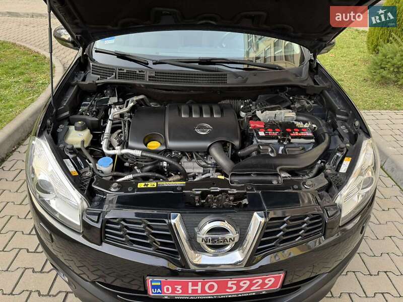 Внедорожник / Кроссовер Nissan Qashqai 2011 в Черновцах