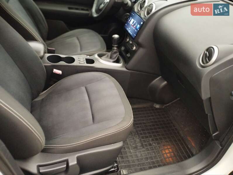 Внедорожник / Кроссовер Nissan Qashqai 2010 в Кременце