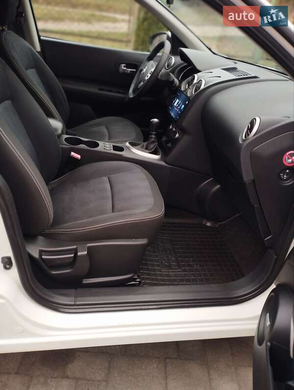 Внедорожник / Кроссовер Nissan Qashqai 2010 в Кременце