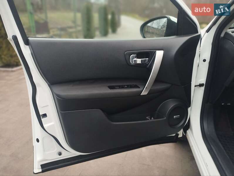 Внедорожник / Кроссовер Nissan Qashqai 2010 в Кременце