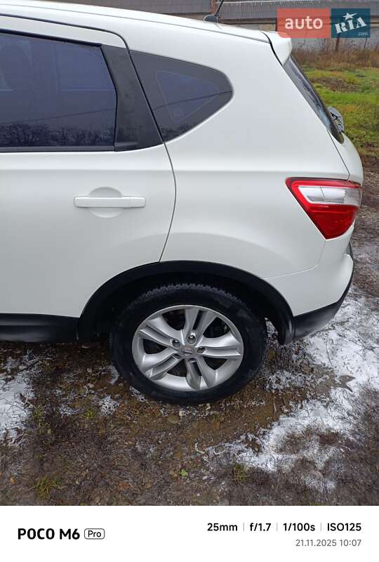 Внедорожник / Кроссовер Nissan Qashqai 2010 в Черновцах