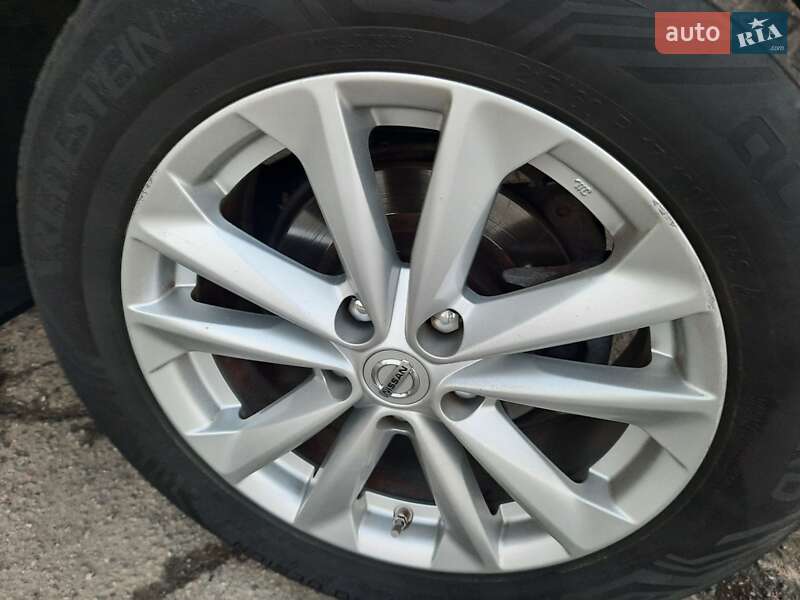 Позашляховик / Кросовер Nissan Qashqai 2015 в Полтаві фото 78 Позашляховик / Кросовер Nissan Qashqai 2015 в Полтаві