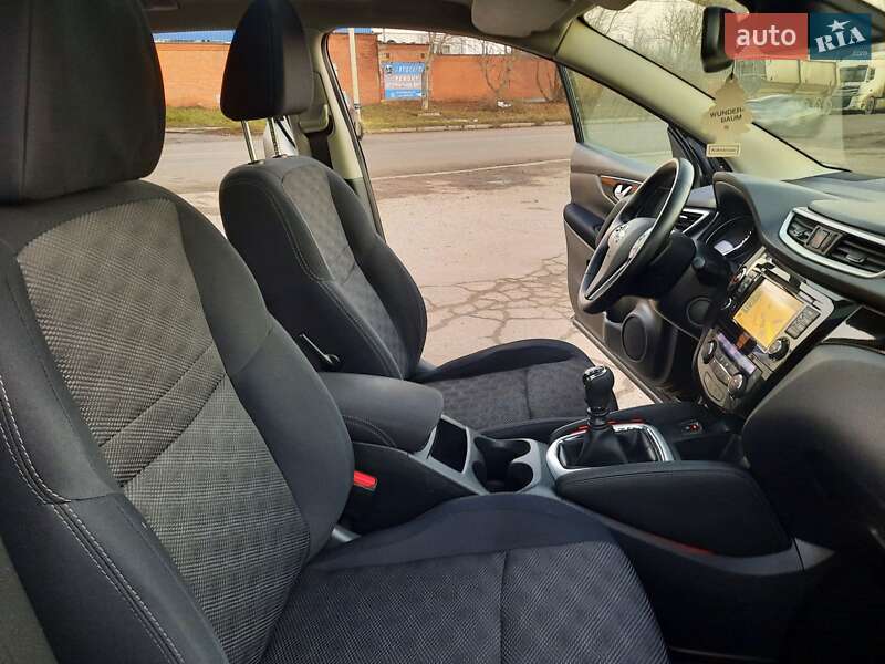 Позашляховик / Кросовер Nissan Qashqai 2015 в Полтаві фото 95 Позашляховик / Кросовер Nissan Qashqai 2015 в Полтаві