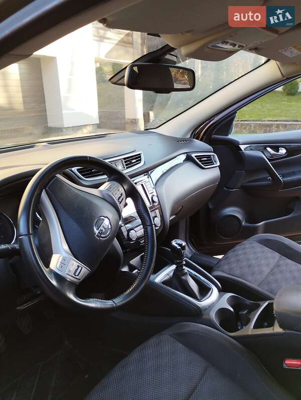 Позашляховик / Кросовер Nissan Qashqai 2015 в Львові