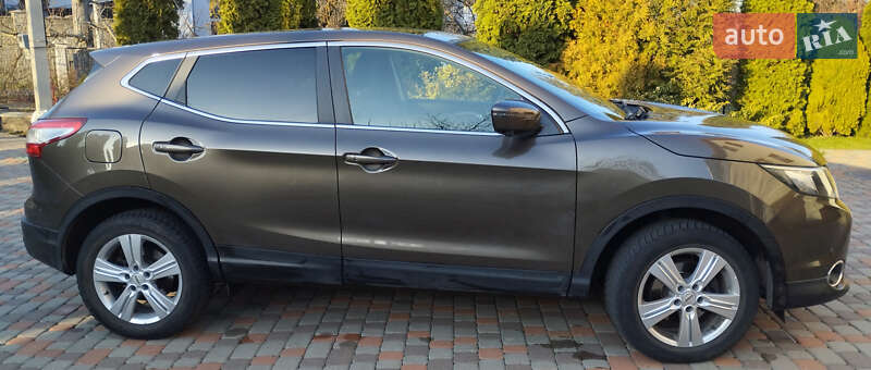 Позашляховик / Кросовер Nissan Qashqai 2015 в Львові