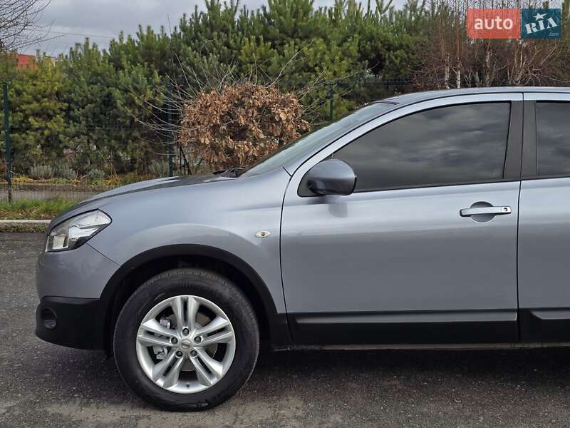 Внедорожник / Кроссовер Nissan Qashqai 2010 в Хмельницком