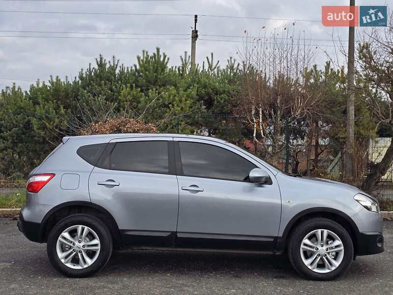 Внедорожник / Кроссовер Nissan Qashqai 2010 в Хмельницком