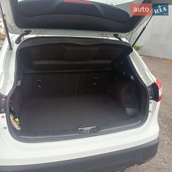 Внедорожник / Кроссовер Nissan Qashqai 2015 в Ровно