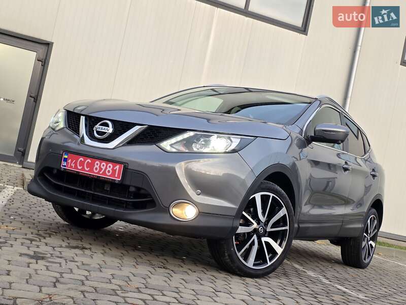 Внедорожник / Кроссовер Nissan Qashqai 2017 в Ивано-Франковске