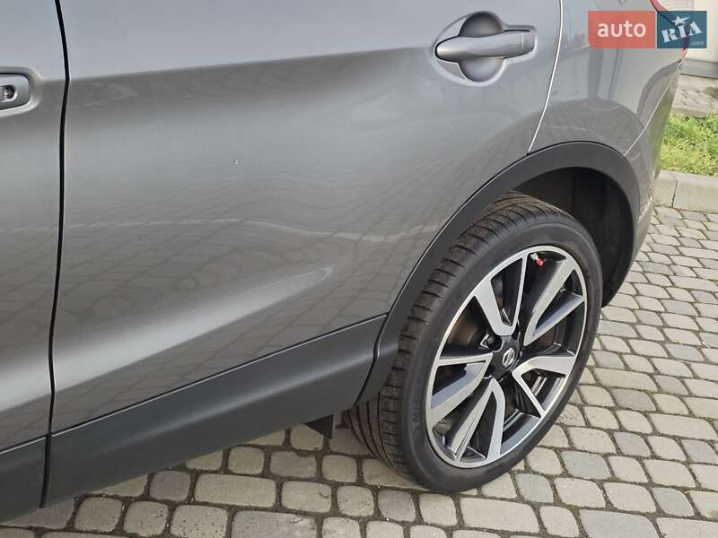 Внедорожник / Кроссовер Nissan Qashqai 2017 в Ивано-Франковске