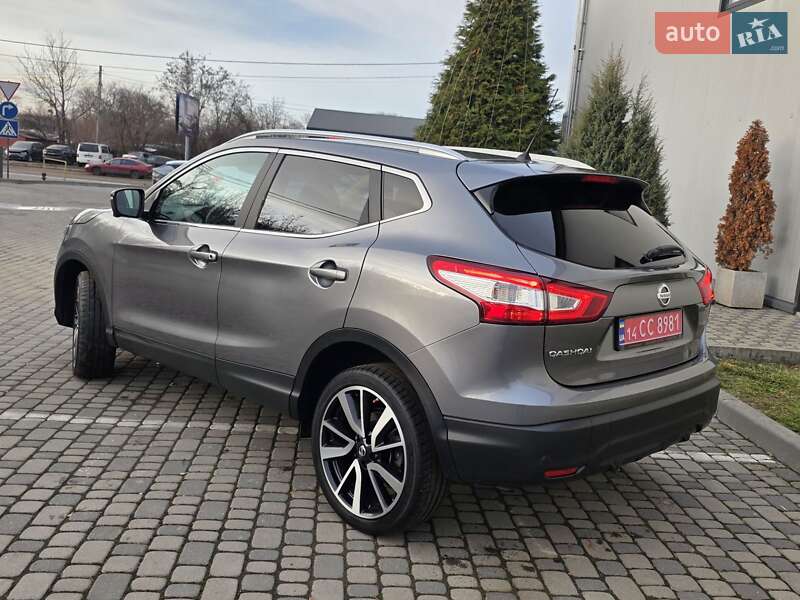 Внедорожник / Кроссовер Nissan Qashqai 2017 в Ивано-Франковске