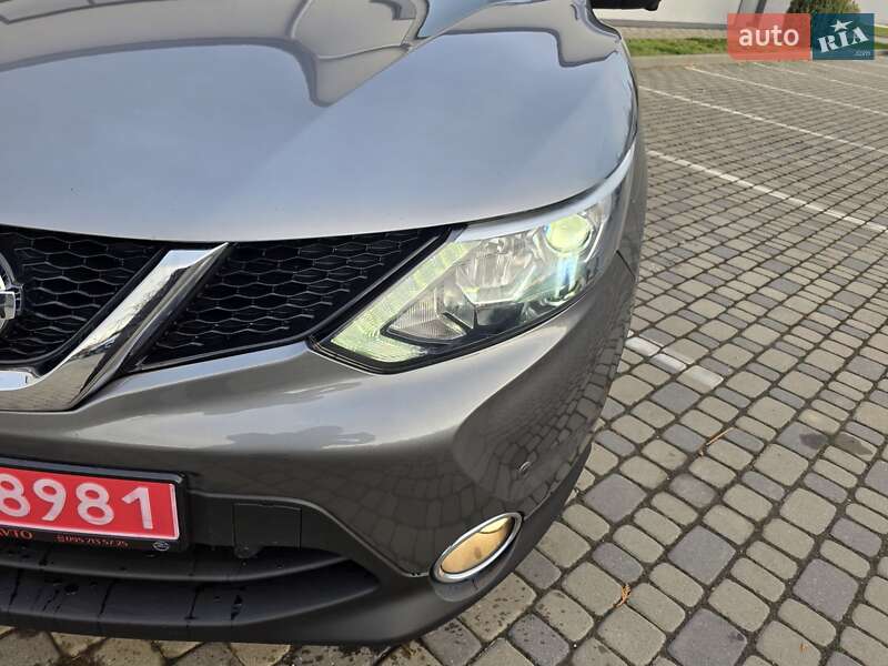 Внедорожник / Кроссовер Nissan Qashqai 2017 в Ивано-Франковске