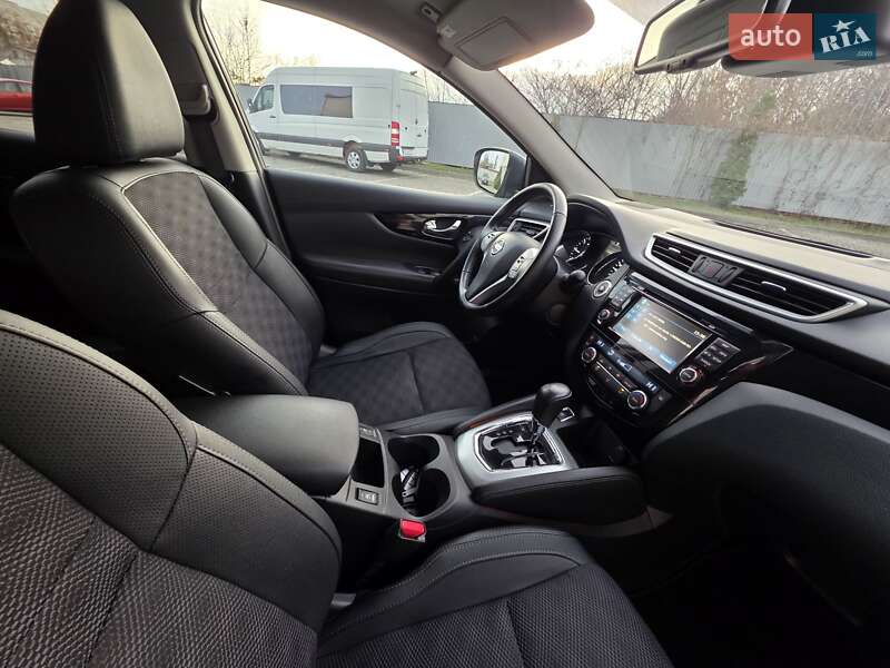 Внедорожник / Кроссовер Nissan Qashqai 2017 в Ивано-Франковске