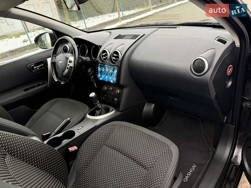 Позашляховик / Кросовер Nissan Qashqai 2009 в Львові