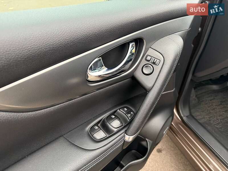 Внедорожник / Кроссовер Nissan Qashqai 2017 в Киеве