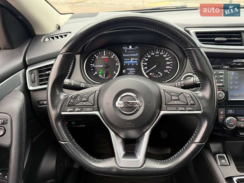 Внедорожник / Кроссовер Nissan Qashqai 2017 в Киеве