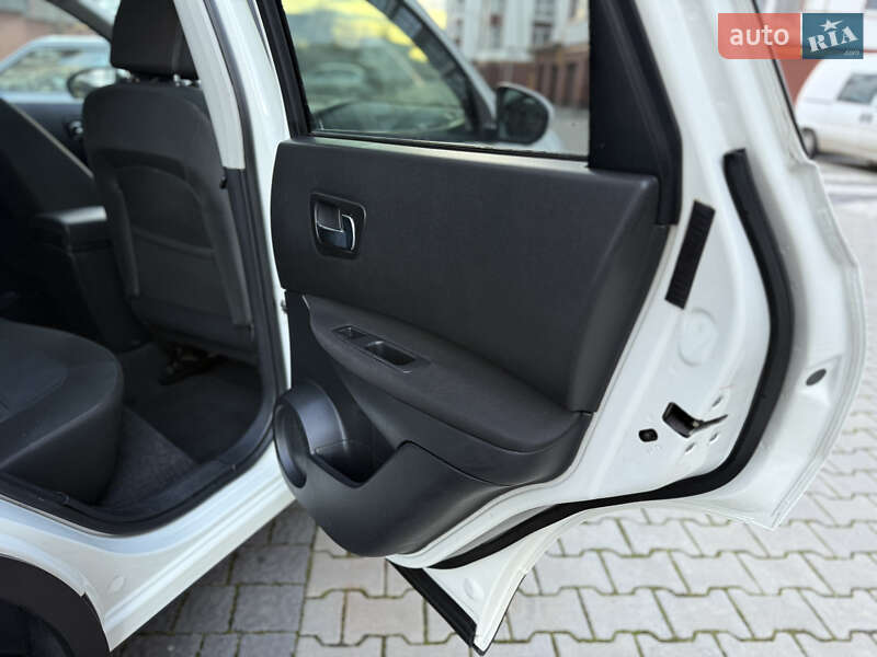 Внедорожник / Кроссовер Nissan Qashqai 2012 в Ивано-Франковске