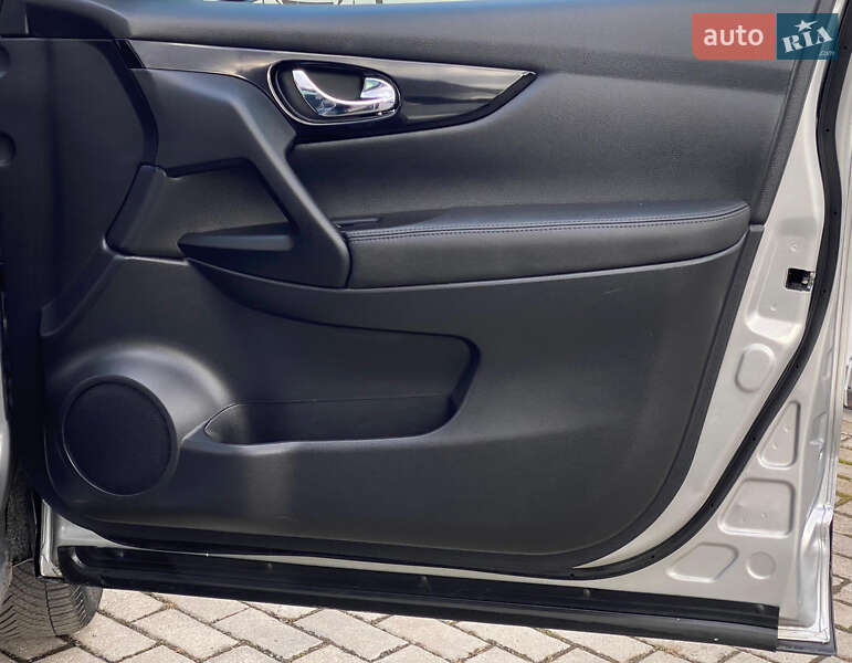 Внедорожник / Кроссовер Nissan Qashqai 2016 в Ровно