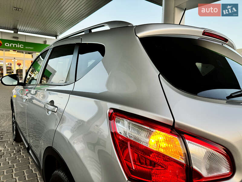 Позашляховик / Кросовер Nissan Qashqai 2012 в Стрию