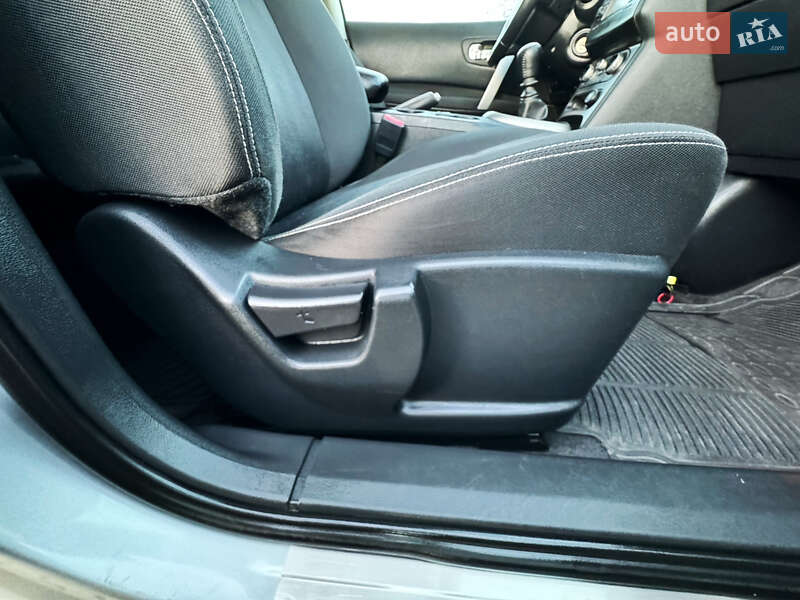 Позашляховик / Кросовер Nissan Qashqai 2012 в Стрию