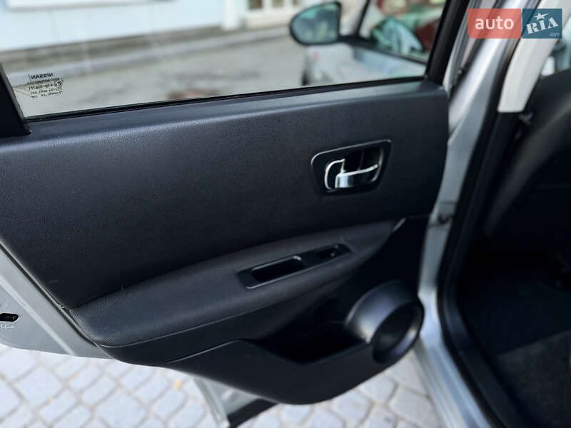 Позашляховик / Кросовер Nissan Qashqai 2012 в Стрию