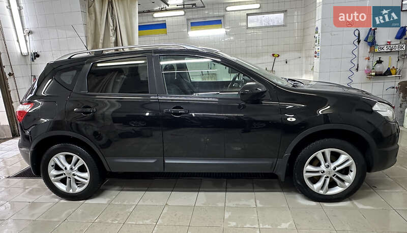 Внедорожник / Кроссовер Nissan Qashqai 2010 в Умани