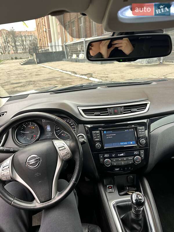 Позашляховик / Кросовер Nissan Qashqai 2014 в Сумах