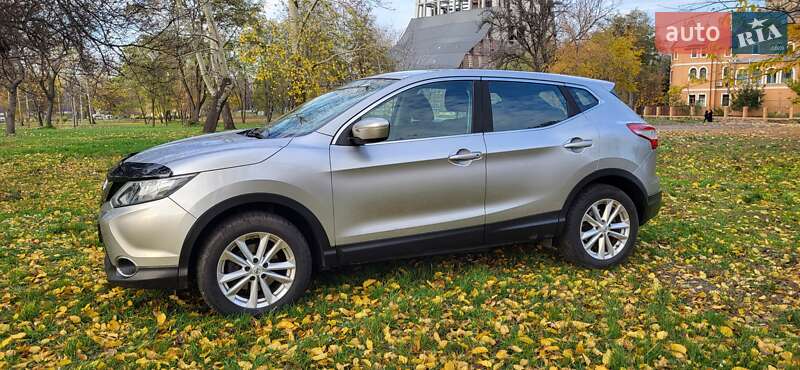 Внедорожник / Кроссовер Nissan Qashqai 2014 в Черкассах