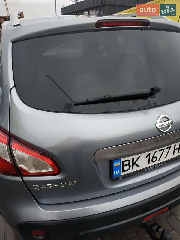 Позашляховик / Кросовер Nissan Qashqai 2011 в Рівному