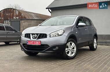 Позашляховик / Кросовер Nissan Qashqai 2010 в Коростені