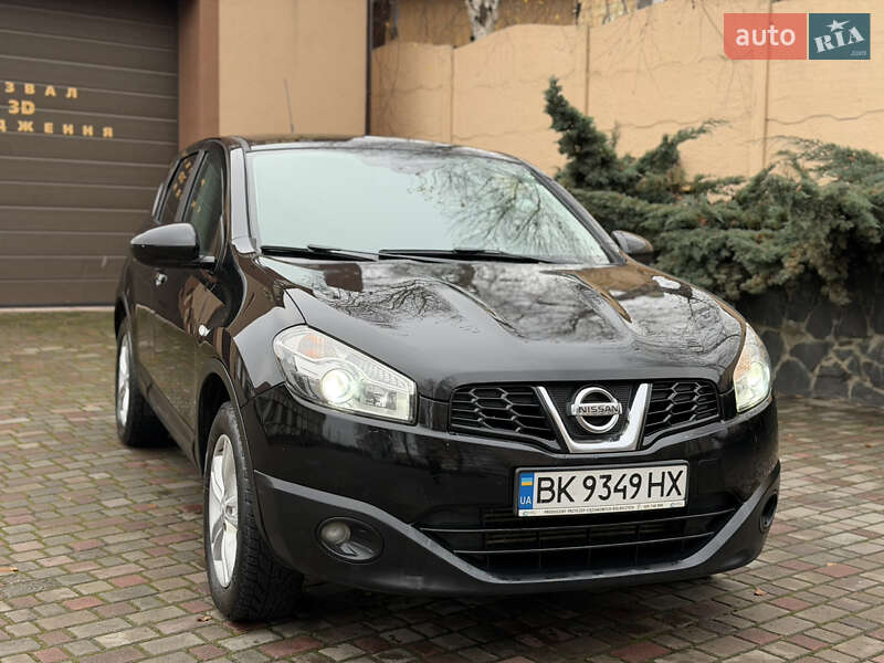 Внедорожник / Кроссовер Nissan Qashqai 2010 в Ровно