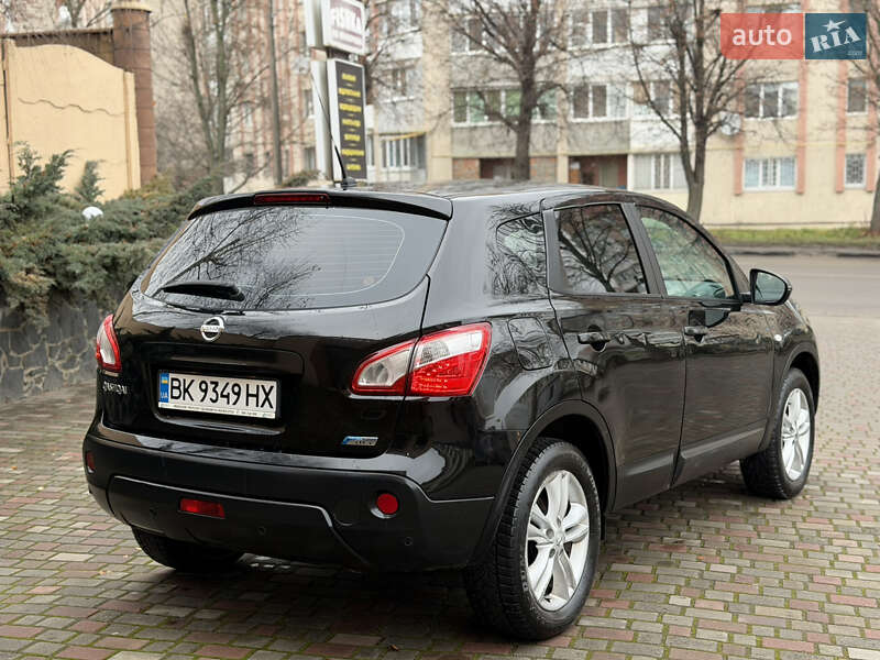 Внедорожник / Кроссовер Nissan Qashqai 2010 в Ровно