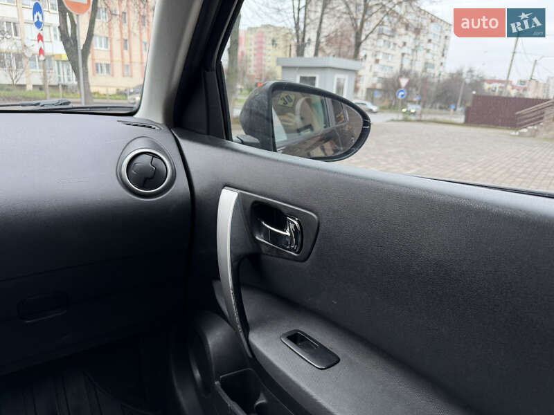 Внедорожник / Кроссовер Nissan Qashqai 2010 в Ровно