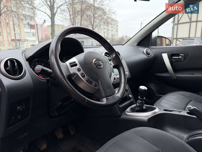 Внедорожник / Кроссовер Nissan Qashqai 2010 в Ровно