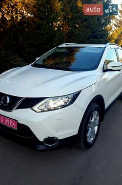 Позашляховик / Кросовер Nissan Qashqai 2015 в Тернополі
