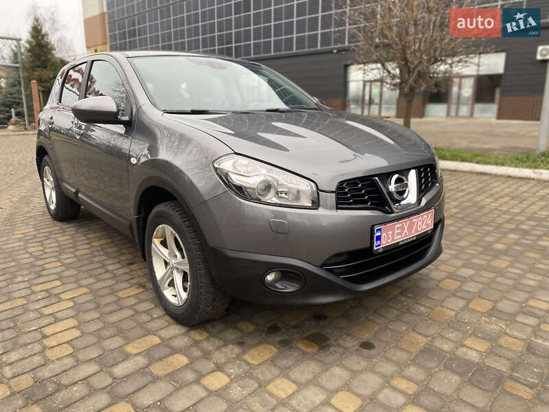 Позашляховик / Кросовер Nissan Qashqai 2011 в Луцьку