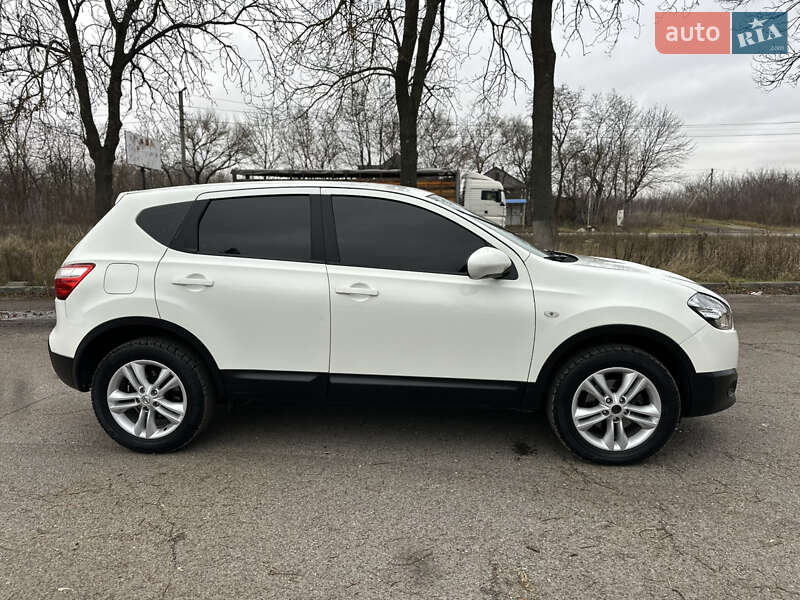 Внедорожник / Кроссовер Nissan Qashqai 2010 в Кицмани